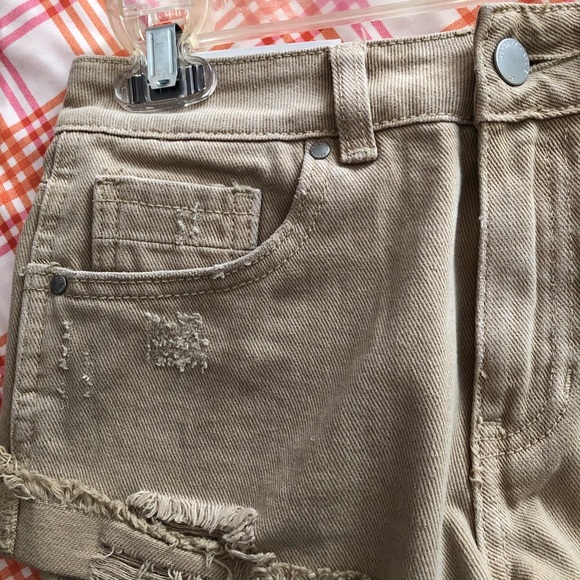 NWT Kendall & kylie Tan shorts - Picture 3 of 5